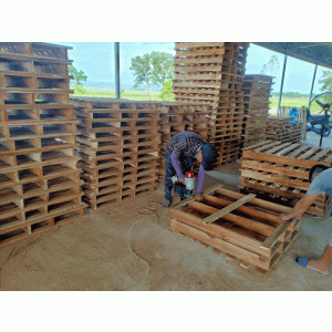 Pallet gỗ 2 hướng nâng